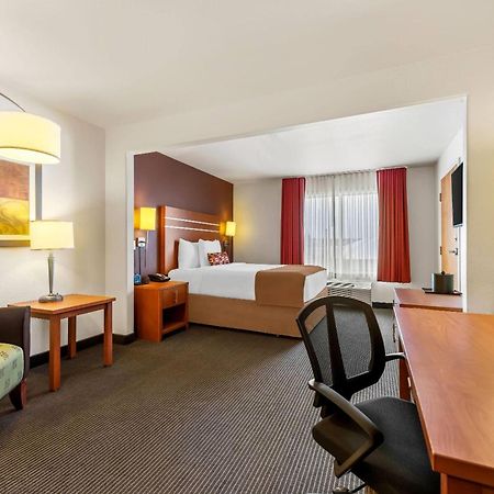Wingate By Wyndham Calgary South Ξενοδοχείο Εξωτερικό φωτογραφία