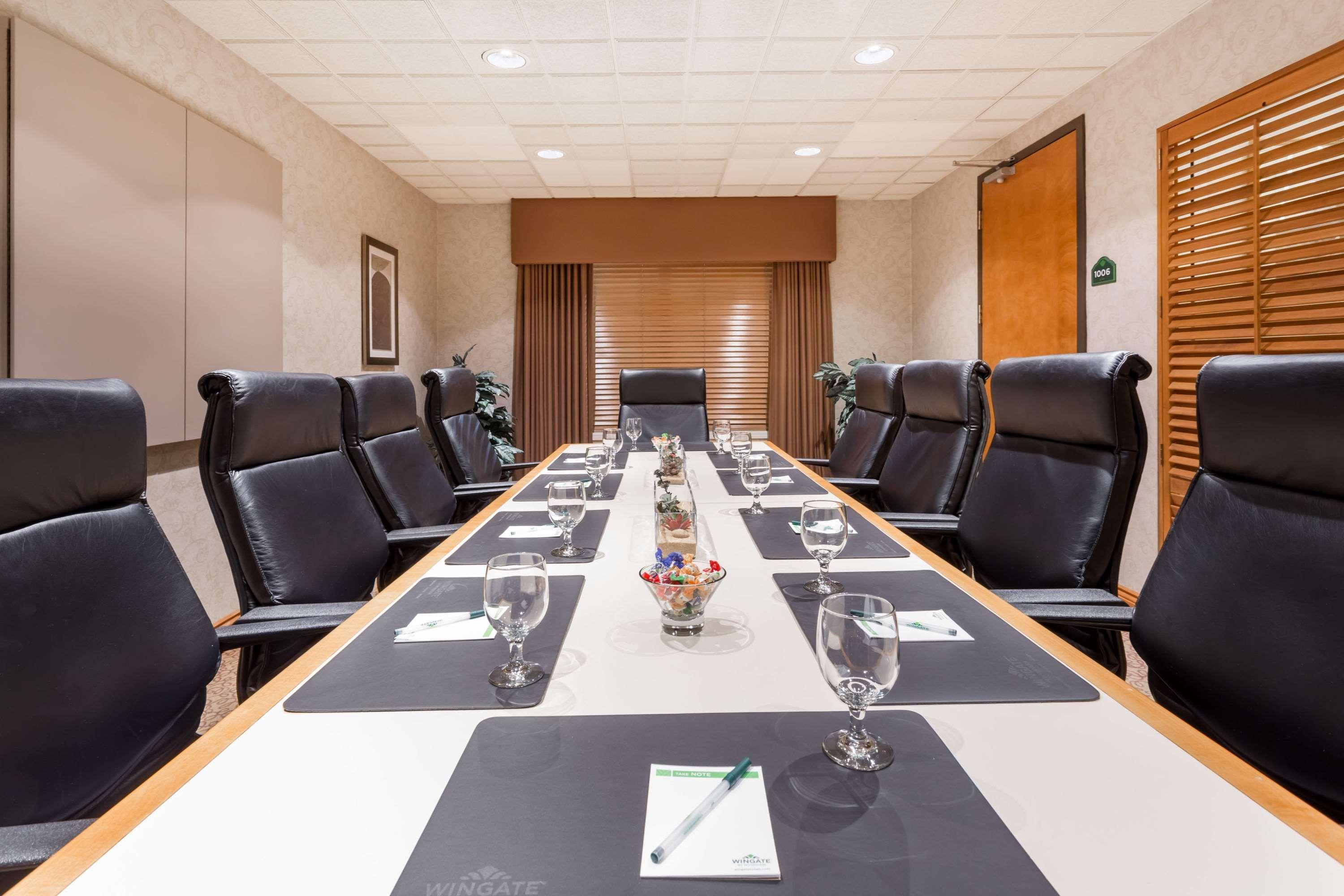 Wingate By Wyndham Calgary South Ξενοδοχείο Εξωτερικό φωτογραφία