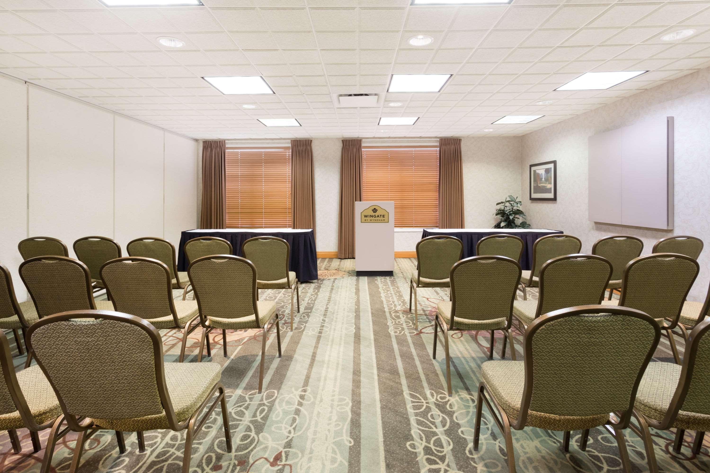 Wingate By Wyndham Calgary South Ξενοδοχείο Εξωτερικό φωτογραφία