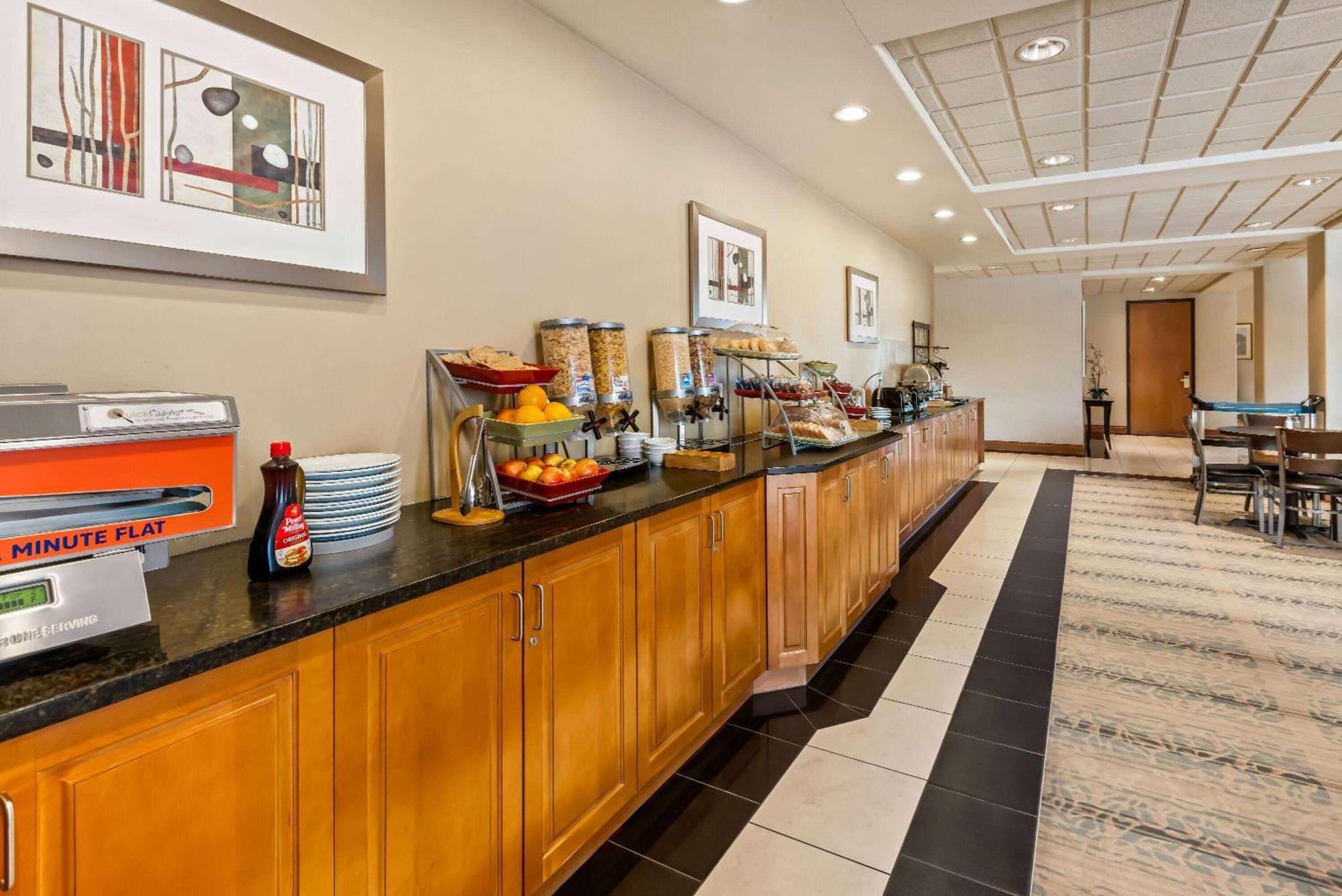 Wingate By Wyndham Calgary South Ξενοδοχείο Εξωτερικό φωτογραφία