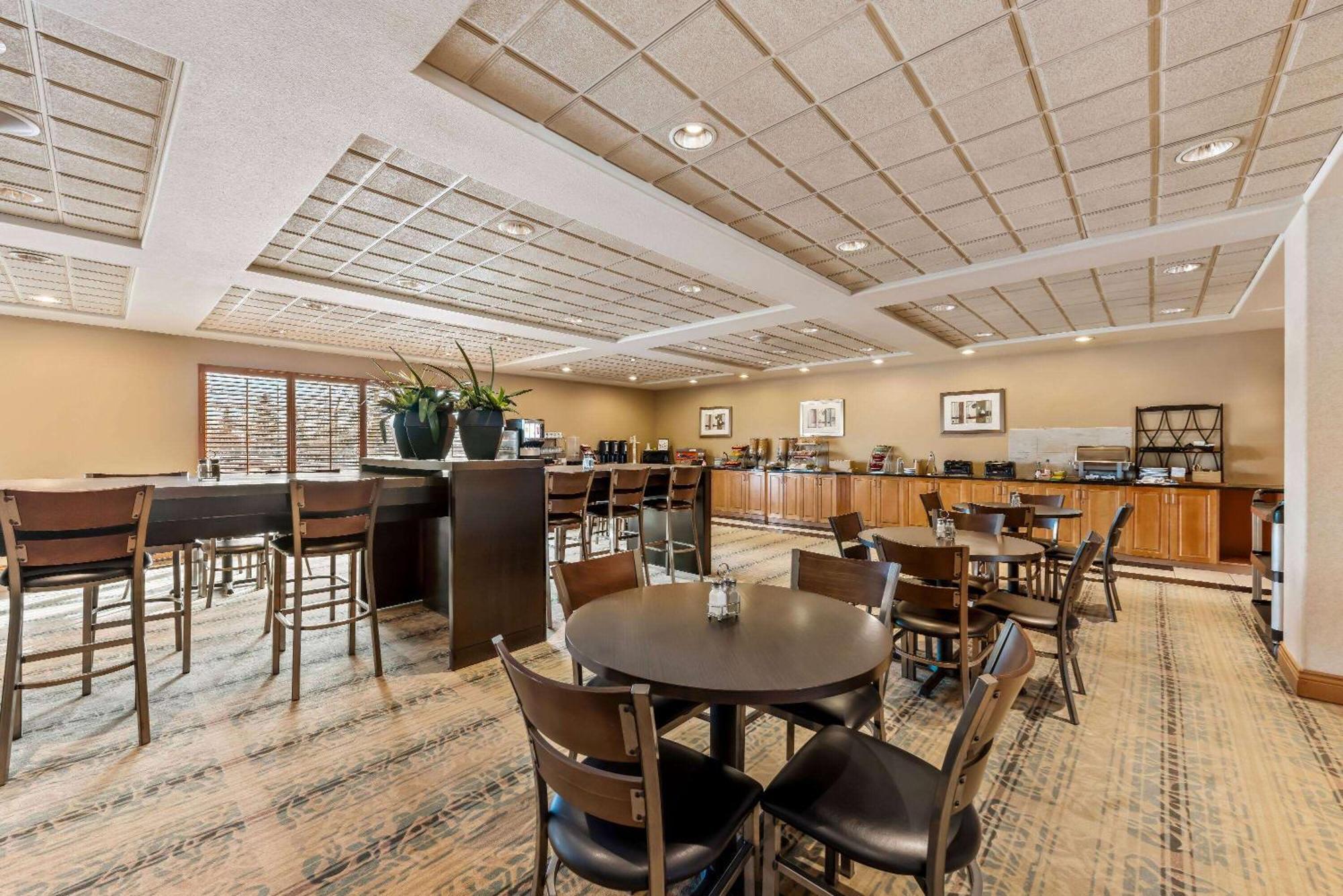 Wingate By Wyndham Calgary South Ξενοδοχείο Εξωτερικό φωτογραφία