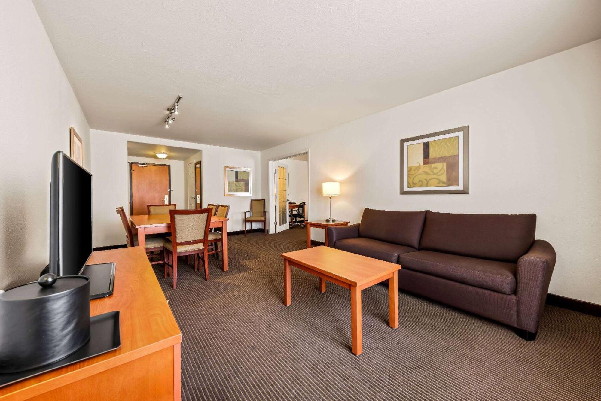Wingate By Wyndham Calgary South Ξενοδοχείο Εξωτερικό φωτογραφία