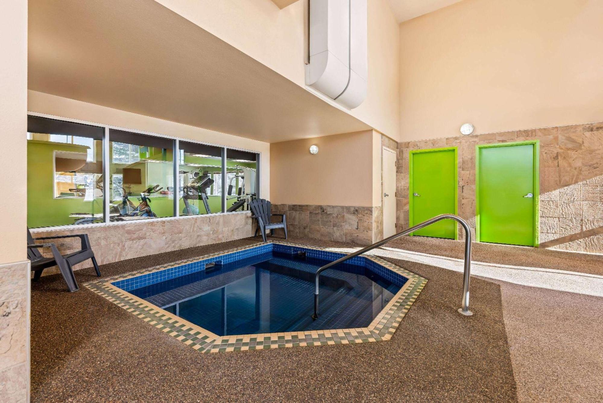 Wingate By Wyndham Calgary South Ξενοδοχείο Εξωτερικό φωτογραφία