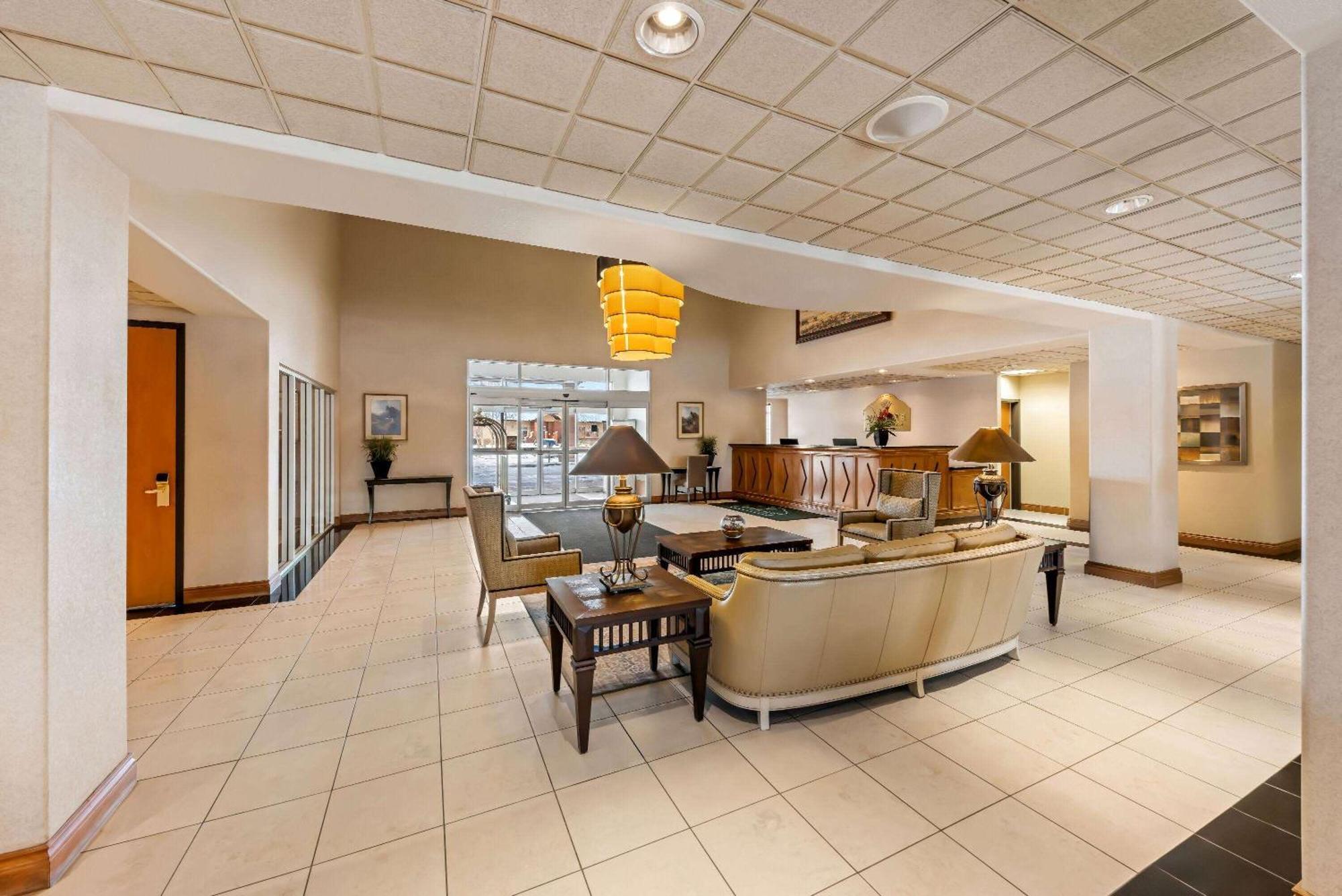 Wingate By Wyndham Calgary South Ξενοδοχείο Εξωτερικό φωτογραφία