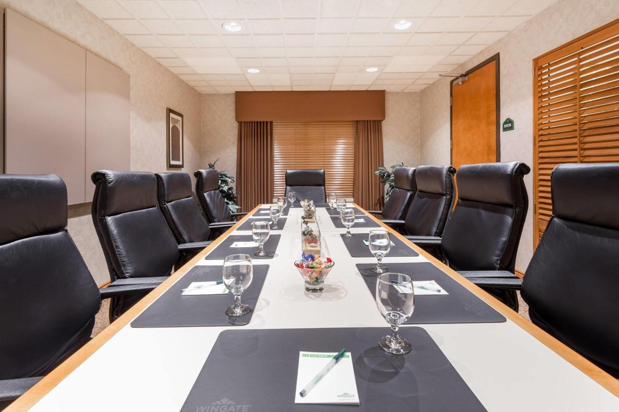 Wingate By Wyndham Calgary South Ξενοδοχείο Εξωτερικό φωτογραφία