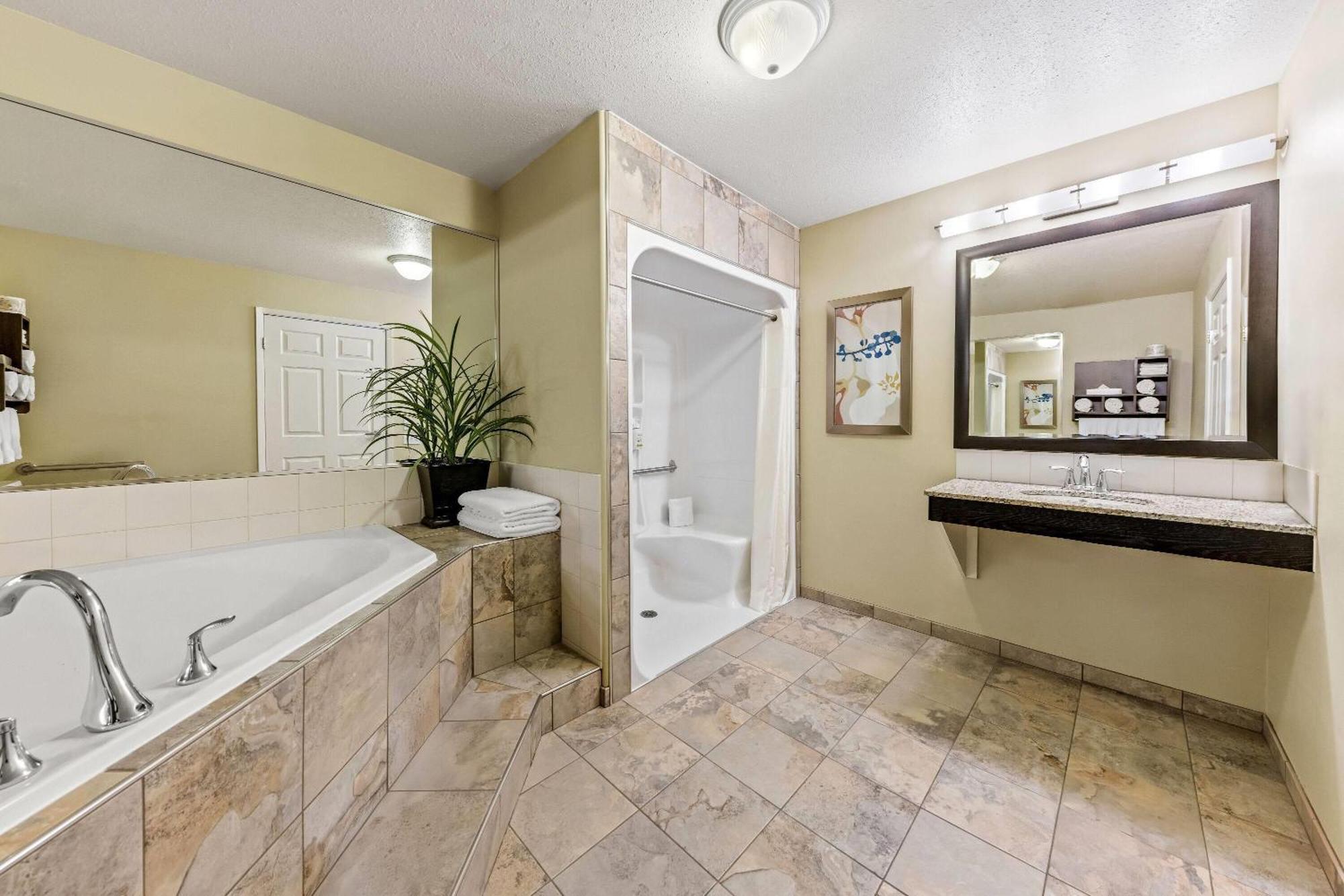 Wingate By Wyndham Calgary South Ξενοδοχείο Εξωτερικό φωτογραφία
