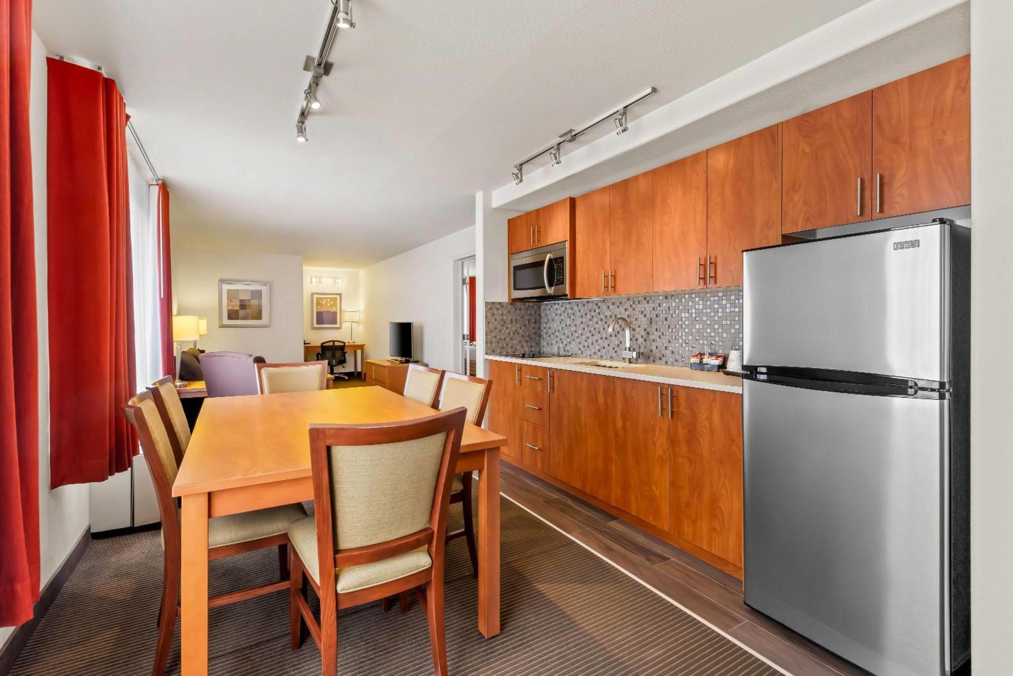 Wingate By Wyndham Calgary South Ξενοδοχείο Εξωτερικό φωτογραφία