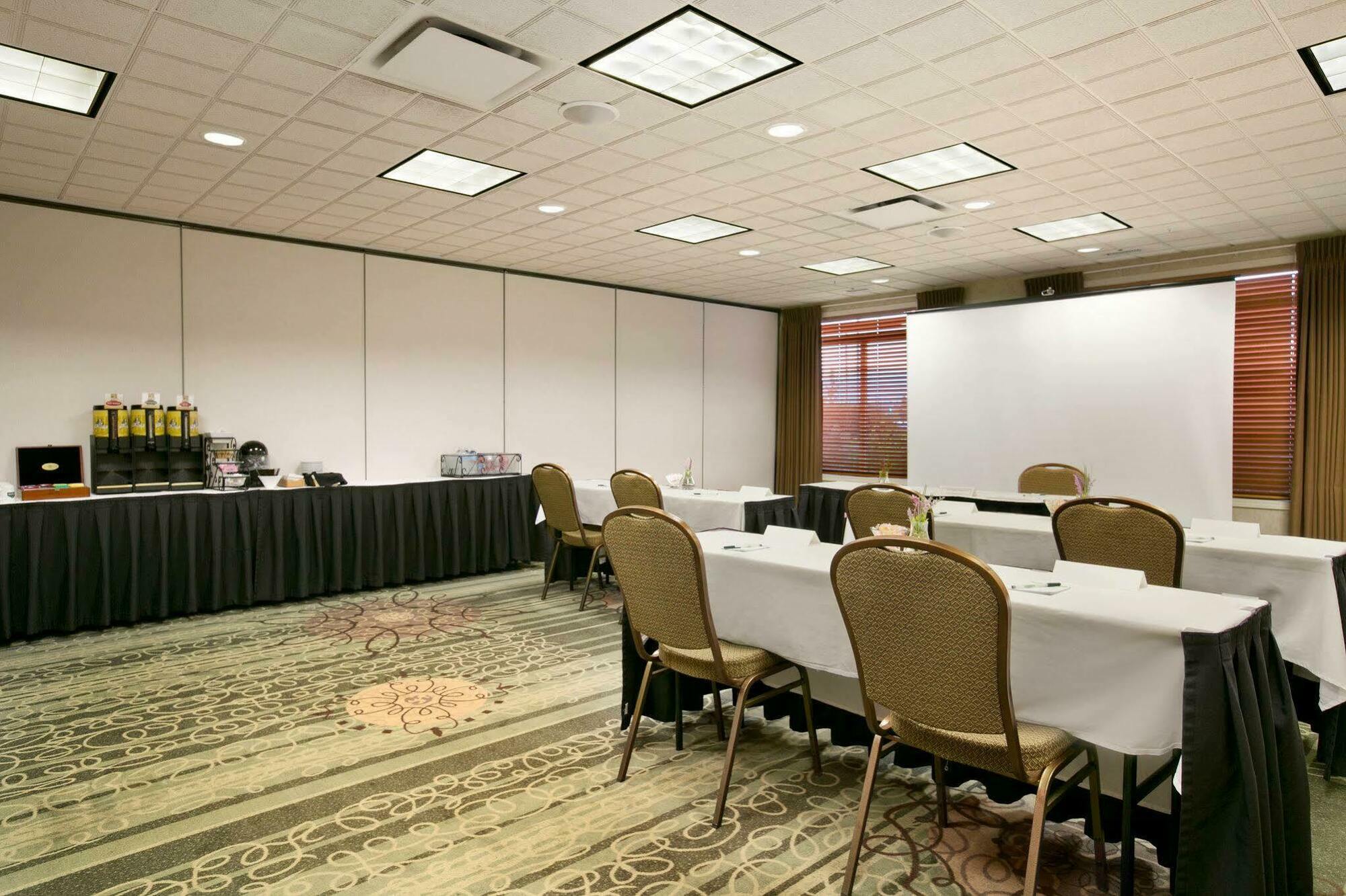 Wingate By Wyndham Calgary South Ξενοδοχείο Εξωτερικό φωτογραφία
